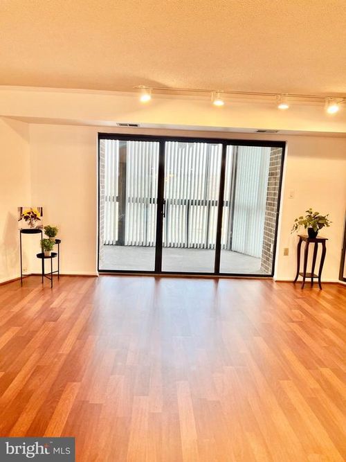 3-603-15115 Interlachen Dr, SILVER SPRING, MD, 20906-5636 | Card Image