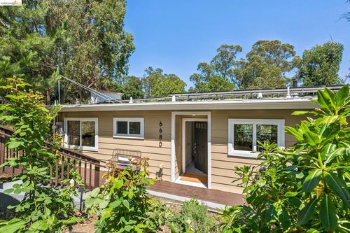 6680 Saroni Dr, Oakland, CA, 94611-2342 | Card Image