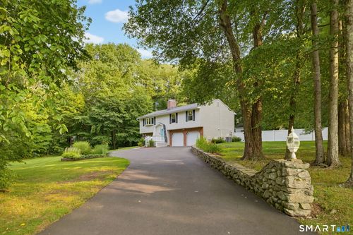 15 Fieldwood Dr, Watertown, CT, 06795-3082 | Card Image