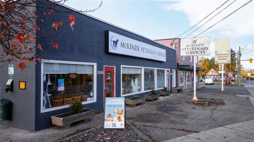 3890 Carey Rd, Saanich, BC, V8Z4C9 | Card Image