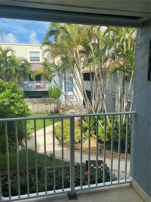 apt-227-4600 Sw 67th Ave, Miami, FL, 33155-5845 | Card Image