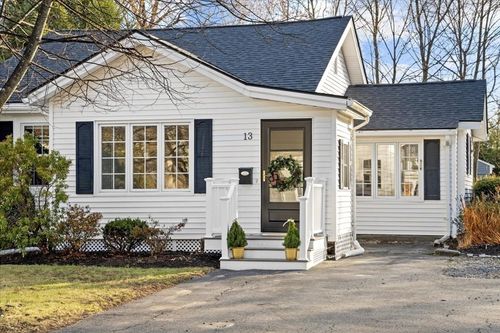 13 Kenilworth Rd, Shrewsbury, MA, 01545-5919 | Card Image