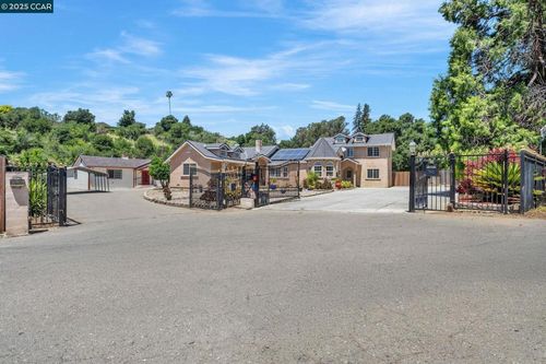 18127 Madison Ave, Castro Valley, CA, 94546-1631 | Card Image