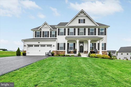 48 Winifred Dr, HANOVER, PA, 17331-9231 | Card Image