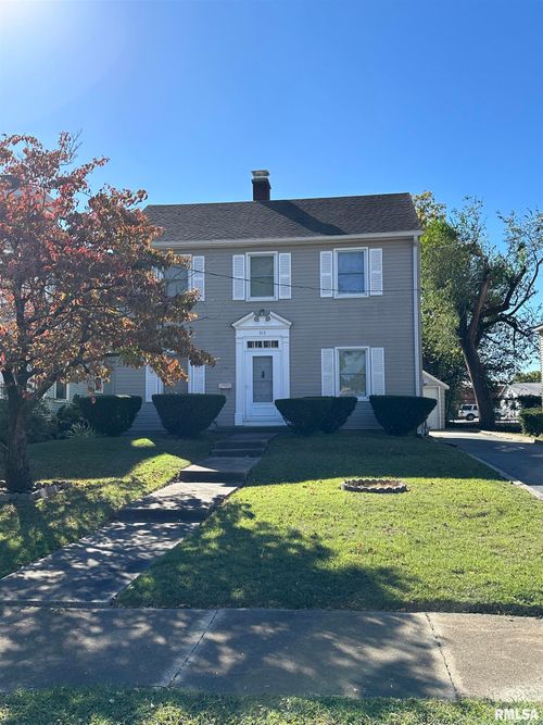 315 E Main St, Du Quoin, IL, 62832-2201 | Card Image