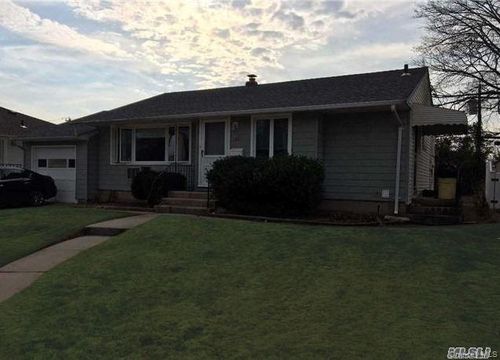161 Dartmouth Dr, Hicksville, NY, 11801-3422 | Card Image