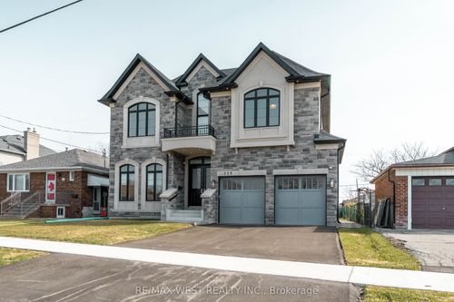 119 Jay Street, North York, ON, M6L2M3 | Card Image