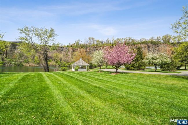 10 Smith Manor Blvd, Condo with 2 bedrooms, 2 bathrooms and null parking in West Orange NJ | Image 37