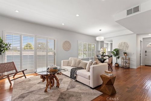 5324 Kester Ave, Sherman Oaks, CA, 91411-4055 | Card Image