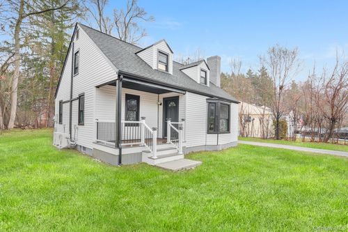 5 Sherwood Pl, Hyde Park, NY, 12538-1516 | Card Image