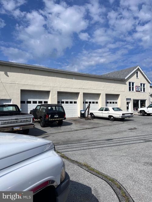 636 Gravel Pike, EAST GREENVILLE, PA, 18041-2130 | Card Image