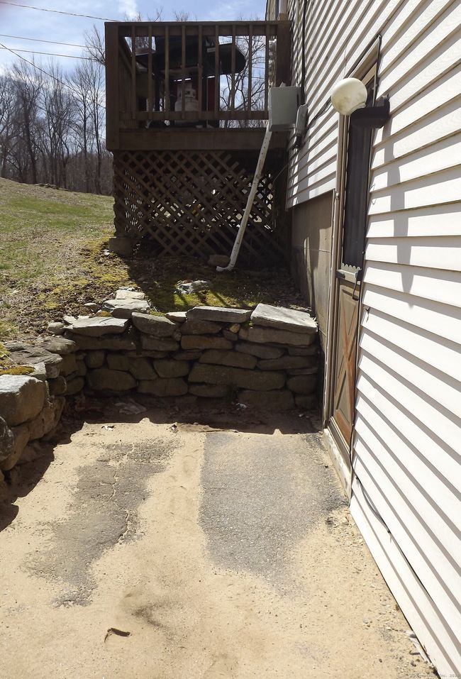 B - 7 White Oak Condo Lane, Condo with 2 bedrooms, 1 bathrooms and 2 parking in Mansfield CT | Image 7