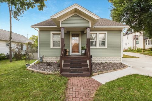 2842 4th St, Eau Claire, WI, 54703-2921 | Card Image