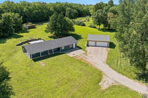 4668 Meadow Ln, Wamego, KS, 66547-9616 | Card Image