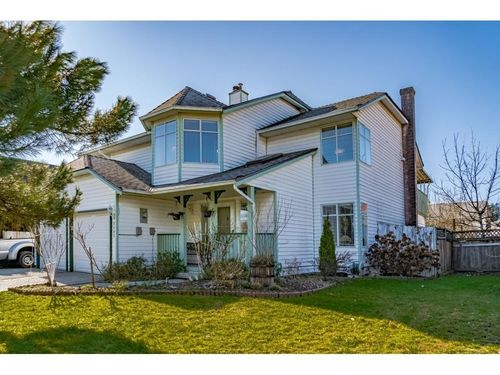 9445 154 St, Surrey, BC, V3R9E2 | Card Image