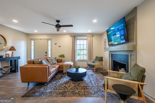 21 Magnolia Ct Ne, Rydal, GA, 30171-1665 | Card Image