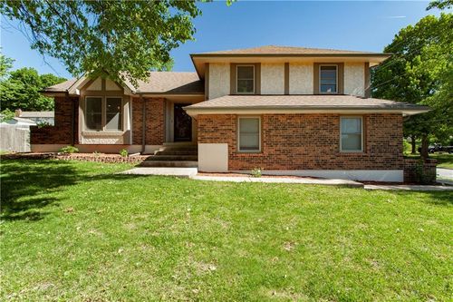 613 Ne Locust Dr, Blue Springs, MO, 64014-2362 | Card Image