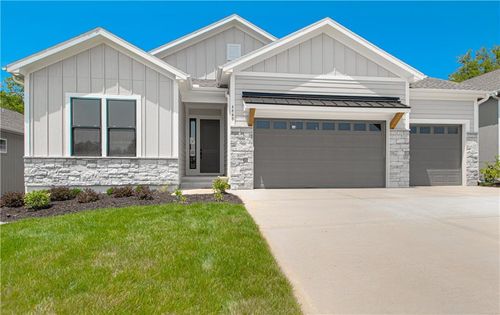 4840 Nw Huonker Ct, Riverside, MO, 64150-0001 | Card Image