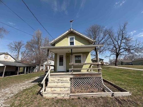 819 E Jackson St, Centerville, IA, 52544-1929 | Card Image