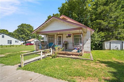 243 E 5th Avenue, Garnett, KS, 66032 | Card Image
