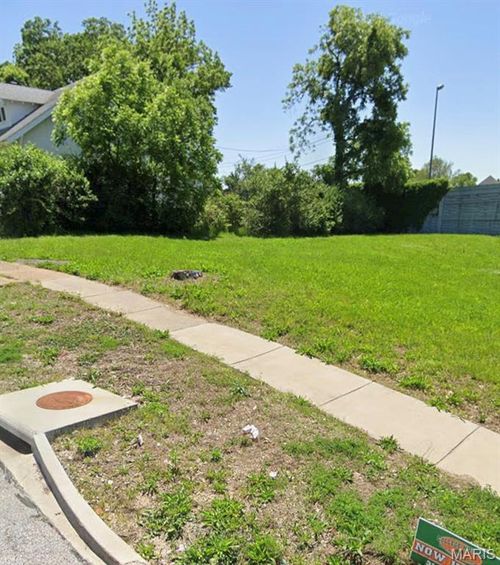 7468 Warner Avenue, Richmond Heights, MO, 63117 | Card Image