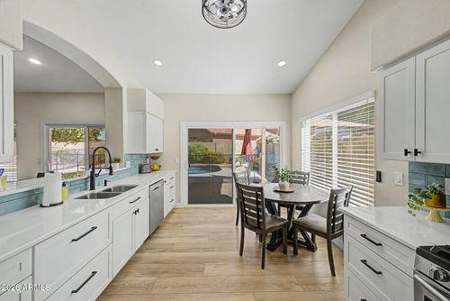 215 N Starboard Dr, Gilbert, AZ, 85234-6095 | Card Image