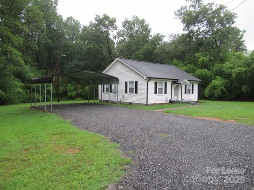12 E J St, Maiden, NC, 28650-8477 | Card Image