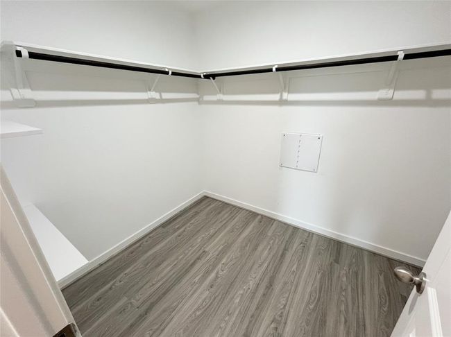 Walk-in Closet | Image 14