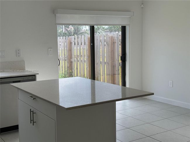 0 - 11836 Sw 247 Th Ter, Townhouse with 3 bedrooms, 3 bathrooms and null parking in Homestead FL | Image 6