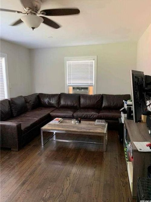 5 Washington Ave, Lawrence, NY, 11559-1802 | Card Image