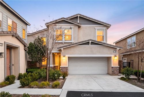 16744 Stags Leap Ln, Fontana, CA, 92336-6127 | Card Image