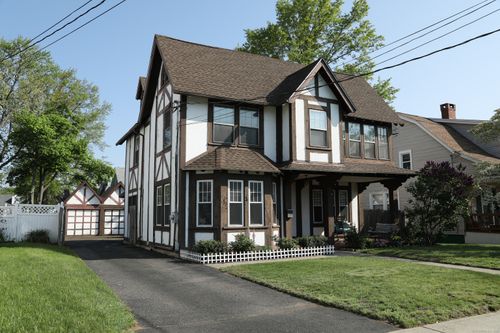 21 E Brown St, West Haven, CT, 06516-5130 | Card Image