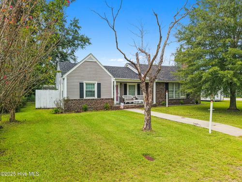 103 Woodrow St, Tabor City, NC, 28463-2313 | Card Image
