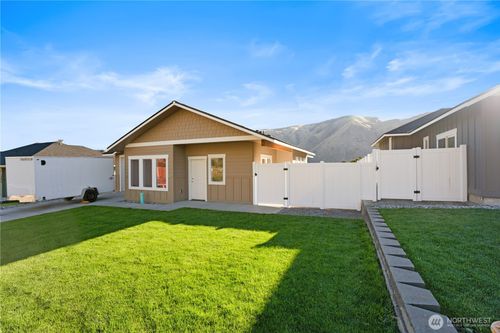 14893 Red Delicious St, Entiat, WA, 98822-9807 | Card Image