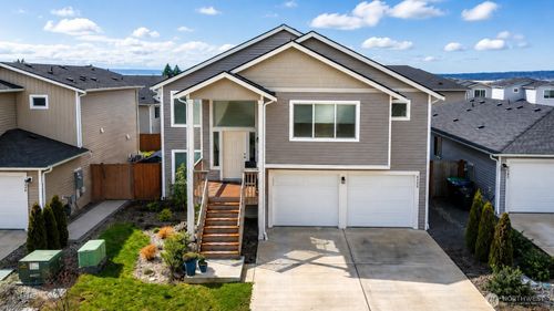 4334 69th Ave Ne, Marysville, WA, 98270-7124 | Card Image