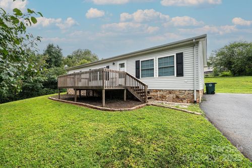 110 Eagles Nest Ln, Valdese, NC, 28690-9757 | Card Image