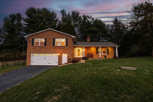 249 Cattle Scales Rd, WAYNESBORO, VA, 22980-6375 | Card Image