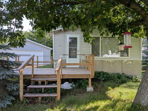 302 Balmoral Ave, Henning, MN, 56551-4039 | Card Image