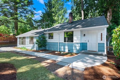 2802 Ne 185th Street, Lake Forest Park, WA, 98155 | Card Image