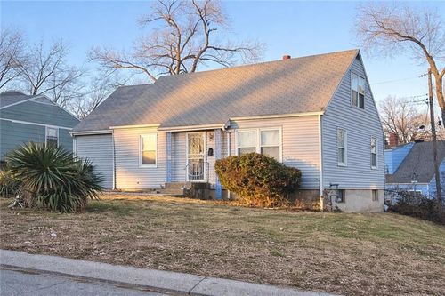 4736 E 44th Ter, Kansas City, MO, 64130-2216 | Card Image