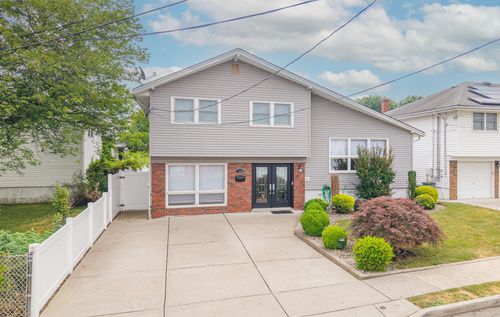 1138 Stonewall Ln, Secaucus, NJ, 07094-4114 | Card Image