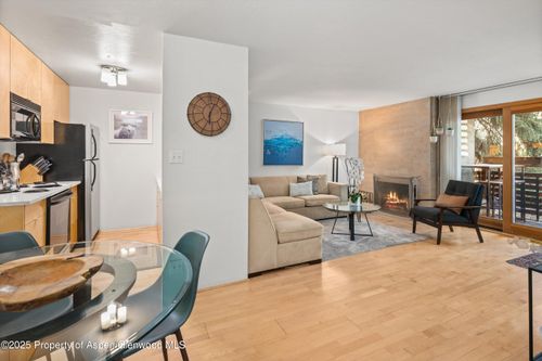 8-910 W Hallam St, Aspen, CO, 81611-3107 | Card Image