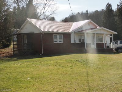 5492 Veterans Boulevard, House other with 3 bedrooms, 1 bathrooms and null parking in Chester WV | Image 2