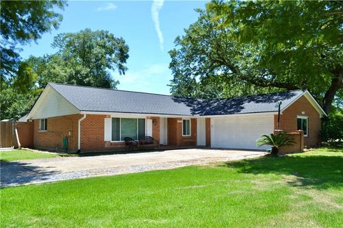 727 Hutchinson St, Mandeville, LA, 70448-4805 | Card Image