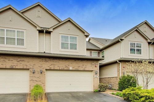 31 Oak Creek Ct, North Aurora, IL, 60542-7003 | Card Image
