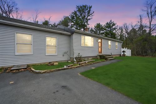 71 Sun Valley Rd, Holyoke, MA, 01040-9621 | Card Image