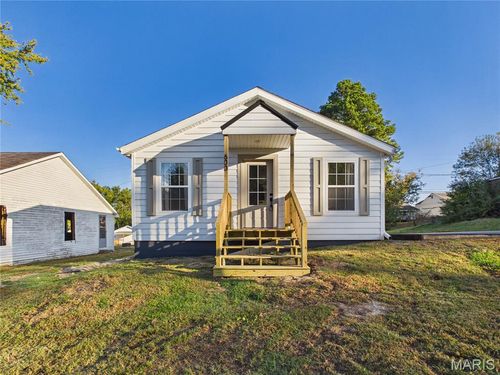 600 Center St, Bloomfield, MO, 63825-9616 | Card Image