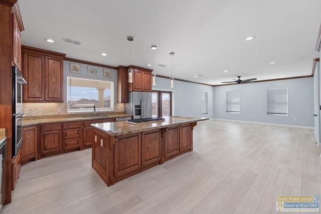1013 Tarpon Ave, House other with 5 bedrooms, 4 bathrooms and null parking in Port Isabel TX | Image 19