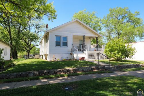 523 East St, Emporia, KS, 66801-3753 | Card Image