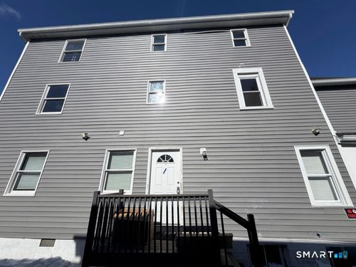 30 Dora St, Stamford, CT, 06902-5415 | Card Image